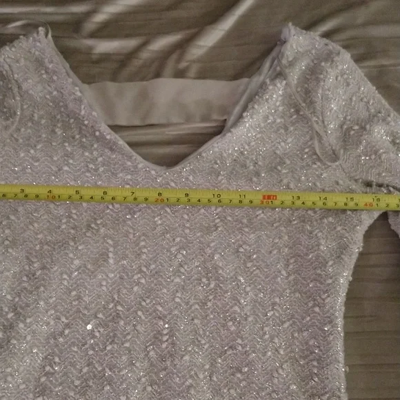 Jennifer Lopez Long Sleeve Top - Picture 3 of 7